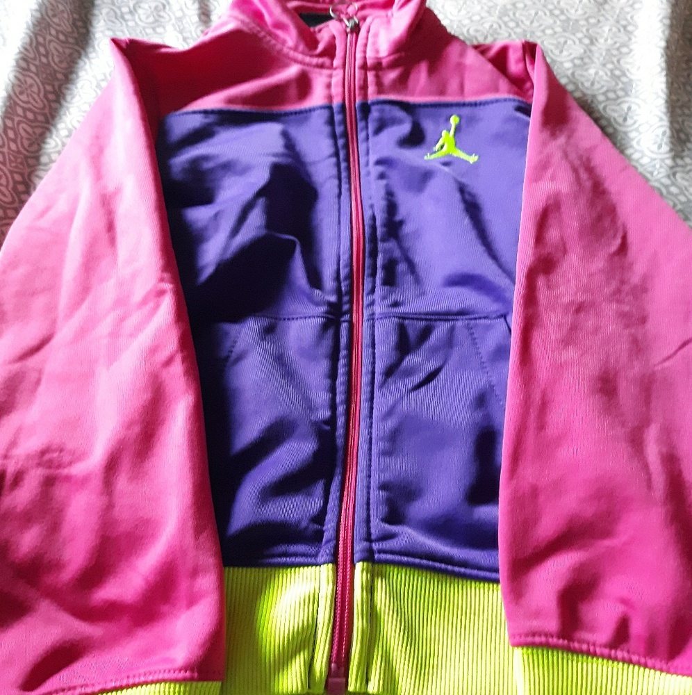 Girls Jordan jacket size 6x/7 Large